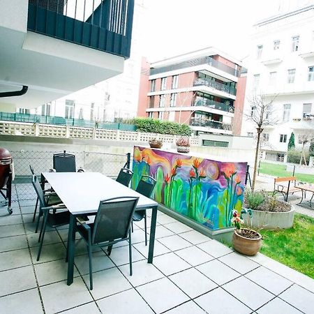 Top Central Apartment On Karlsplatz Вена Экстерьер фото