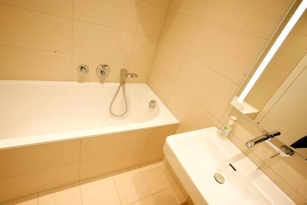 Top Central Apartment On Karlsplatz Вена Экстерьер фото