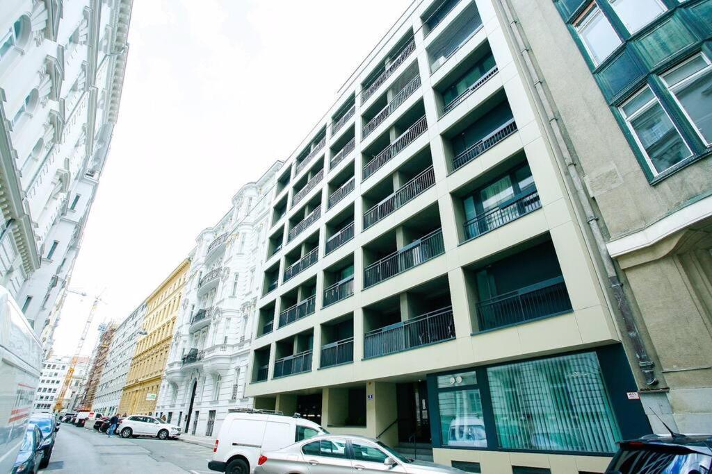 Top Central Apartment On Karlsplatz Вена Экстерьер фото